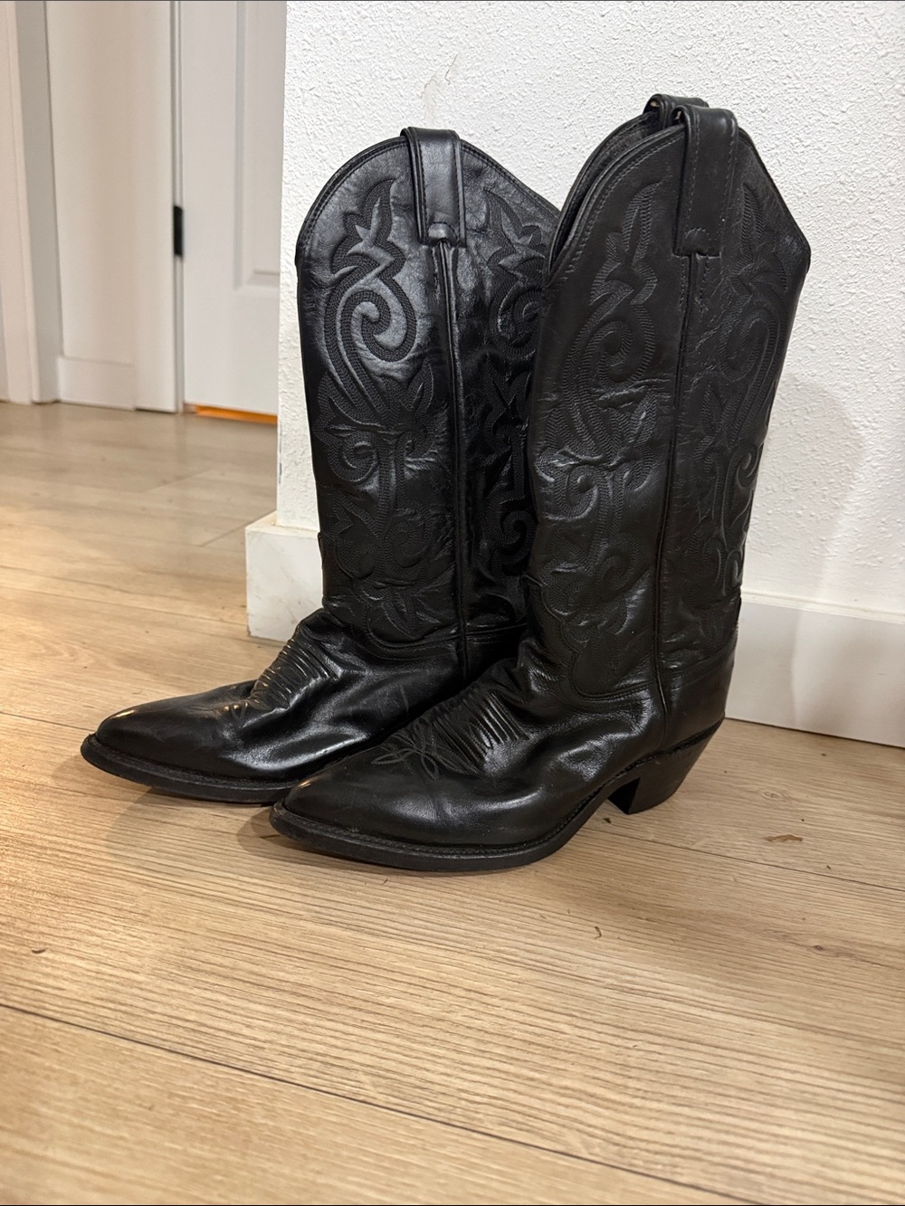 Women’s Black Leather Justin Boots